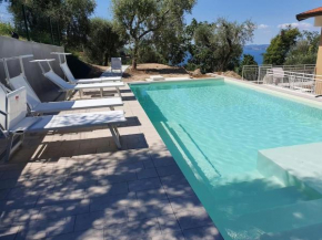 Villa Malù - APT Luisa Piscina e vista lago Torri Del Benaco